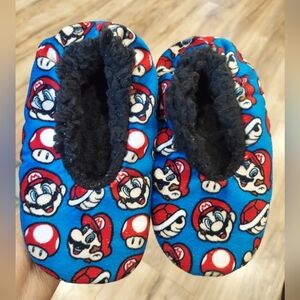 Super Mario Bros. Slippers Size 11/12 Blue with Mario and Mushroom Print Allover